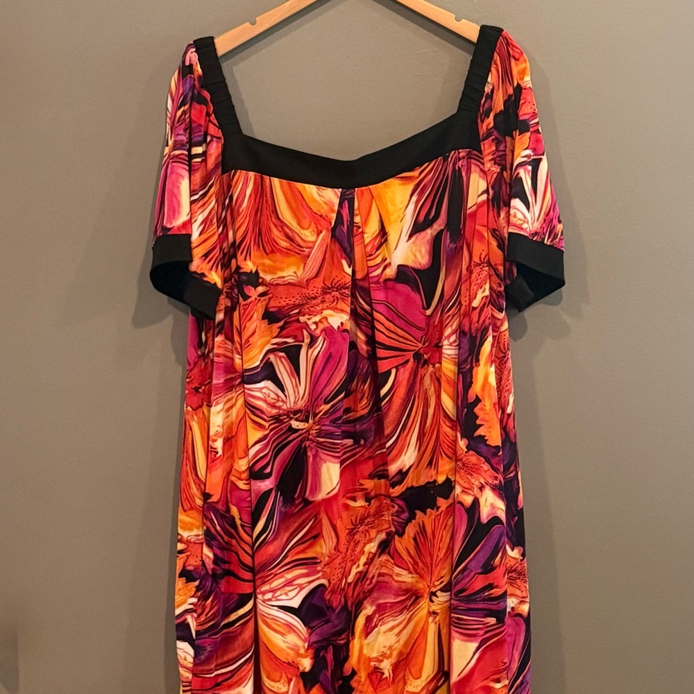 *GENTLY WORN* Ronni Nicole Plus Size 24W Square Neck Floral Midi Dress